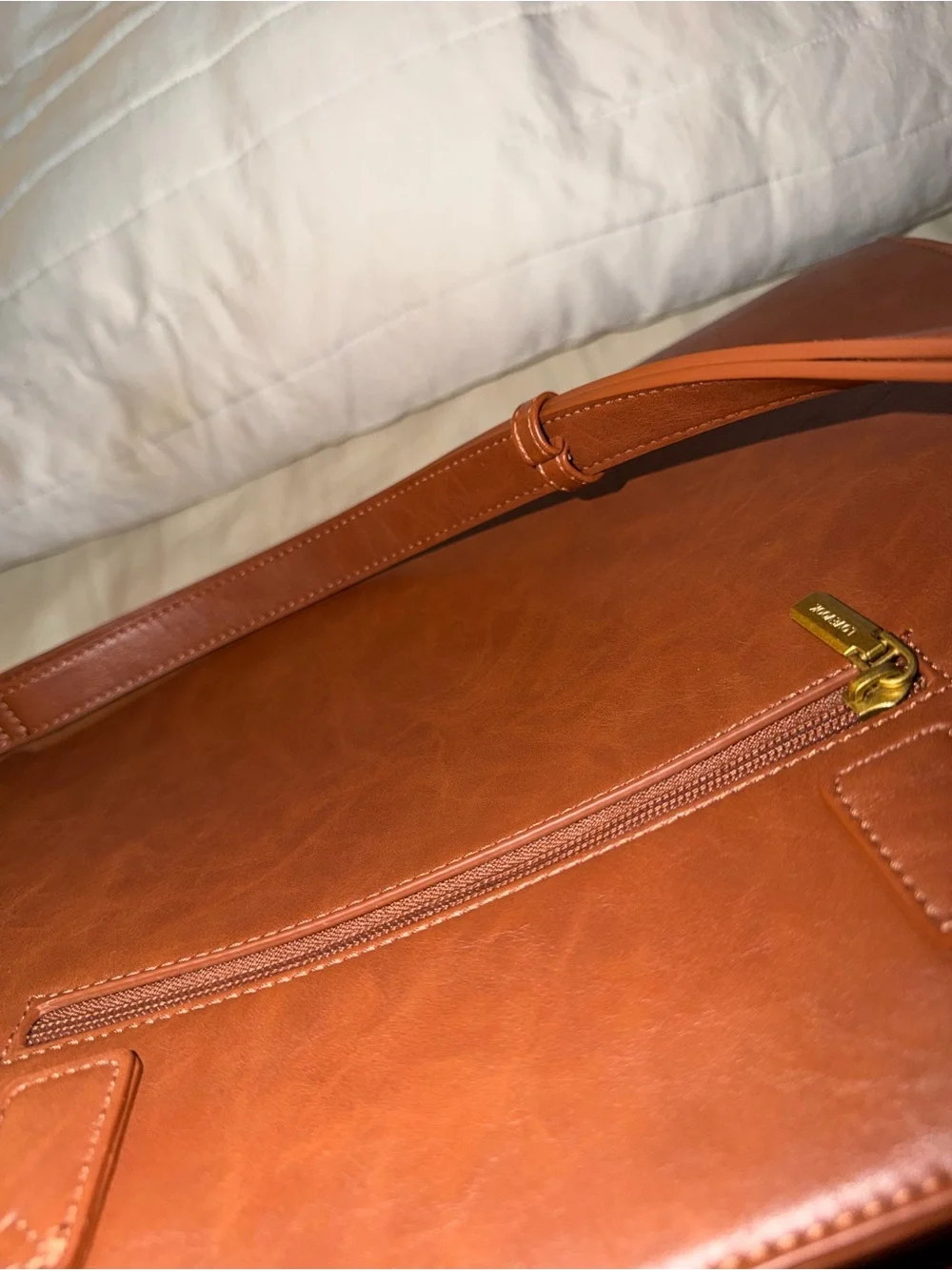 Lovevook tan leather
